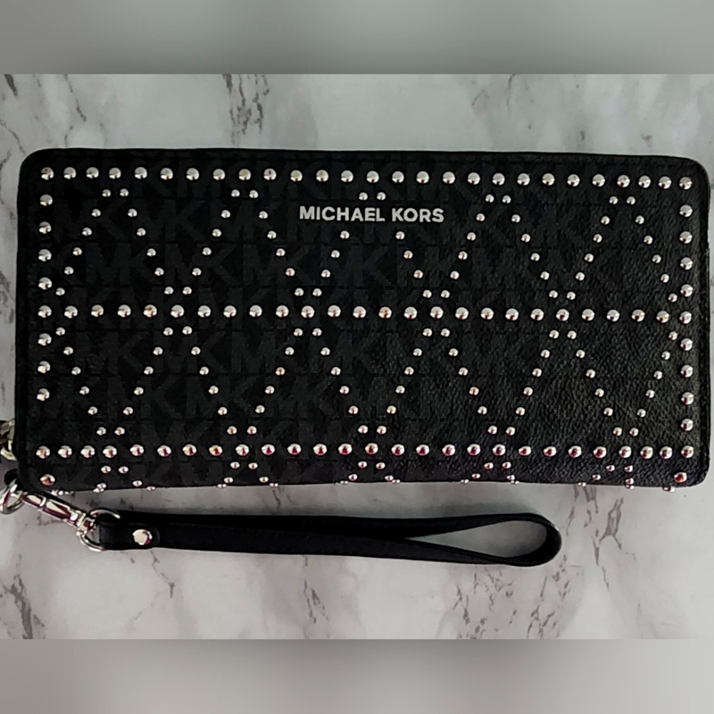 Michael Kors Studded Signature Jet Set Zip Wallet Black